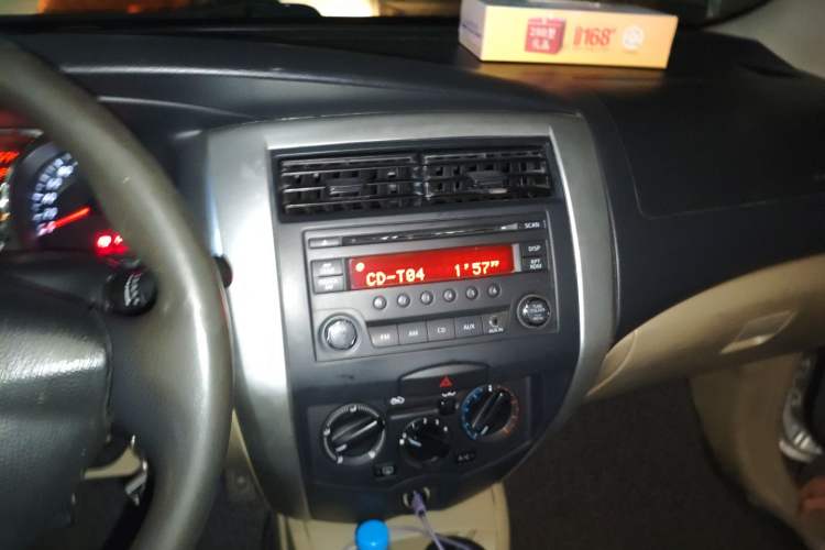Used Nissan Livina 2013 1.6XE Manual Comfort Edition Audio And AC Panel