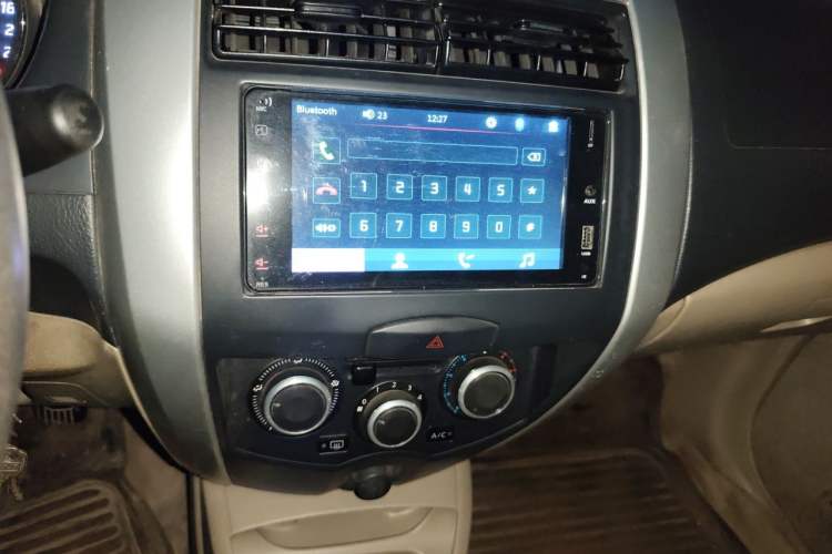 Used Nissan Livina 2013 1.6XE Manual Comfort Edition Audio And AC Panel