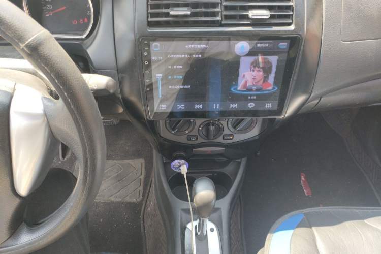 Used Nissan Livina 2013 JINRUI 1.6XV CVT Luxury Edition Audio And AC Panel