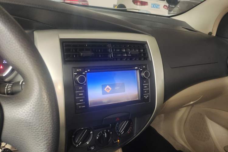 Used Nissan Livina 2013 1.6XE CVT Comfort Edition Audio And AC Panel