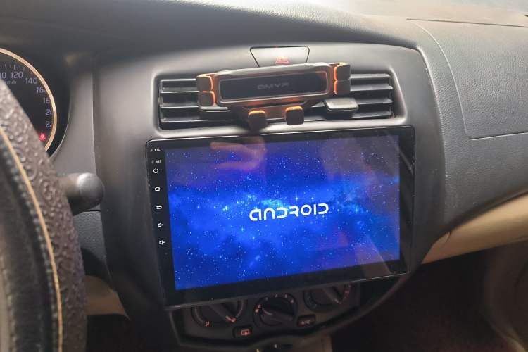 Used Nissan Livina 2013 1.6XE Manual Comfort Edition Audio And AC Panel
