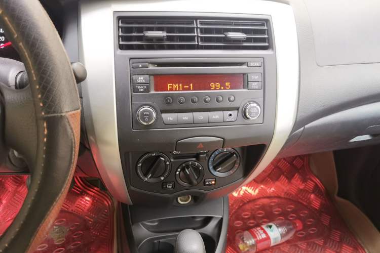 Used Nissan Livina 2013 1.6XE CVT Comfort Edition Audio And AC Panel