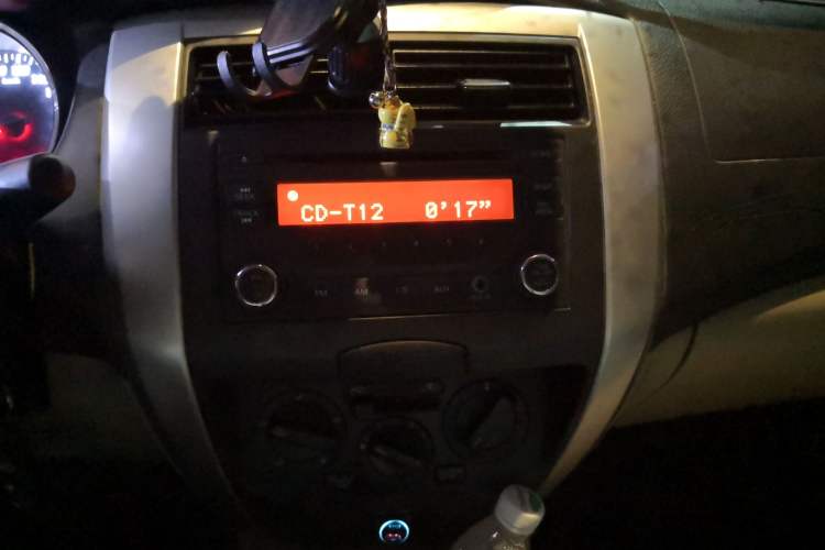 Used Nissan Livina 2013 1.6XE CVT Comfort Edition Audio And AC Panel