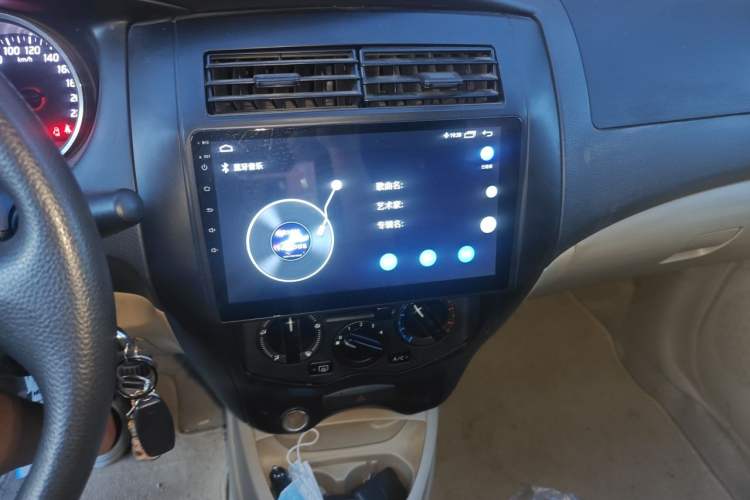 Used Nissan Livina 2013 1.6XE Manual Comfort Edition Audio And AC Panel