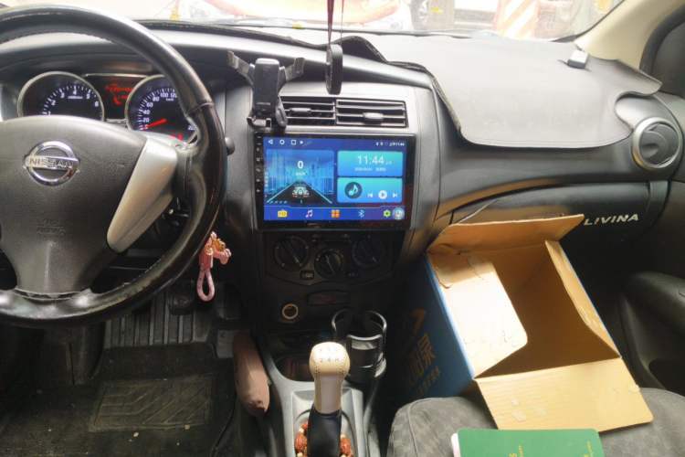 Used Nissan Livina 2013 1.6XL Manual Luxury Edition Audio And AC Panel