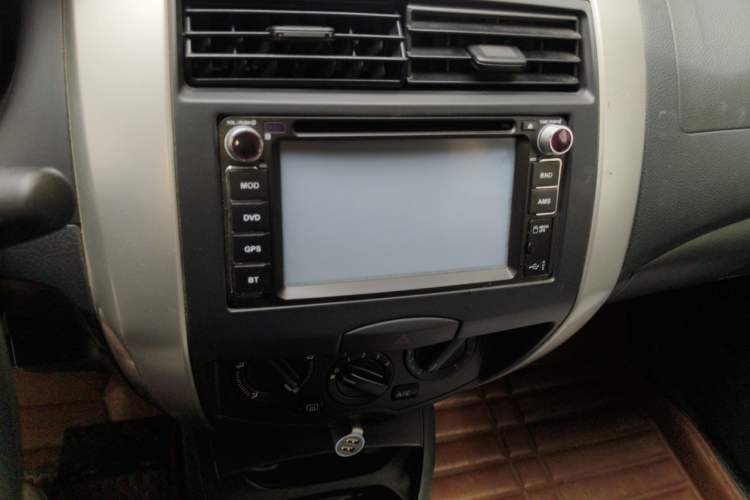 Used Nissan Livina 2013 1.6XE Manual Comfort Edition Audio And AC Panel