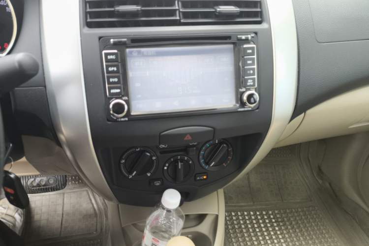 Used Nissan Livina 2013 1.6XE CVT Comfort Edition Audio And AC Panel