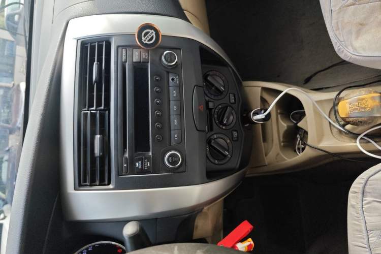 Used Nissan Livina 2013 1.6XE Manual Comfort Edition Audio And AC Panel
