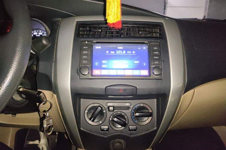 Used Nissan Livina 2013 1.6XE CVT Comfort Edition Audio And AC Panel