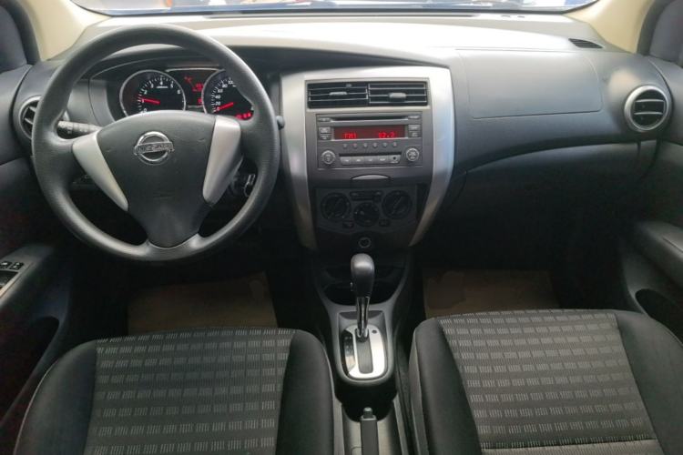 Used Nissan Livina 2013 Jinrui 1.6XL CVT Comfort Edition Center Console