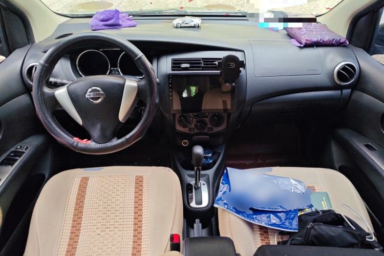 Used Nissan Livina 2013 Jinrui 1.6XL CVT Comfort Edition Center Console