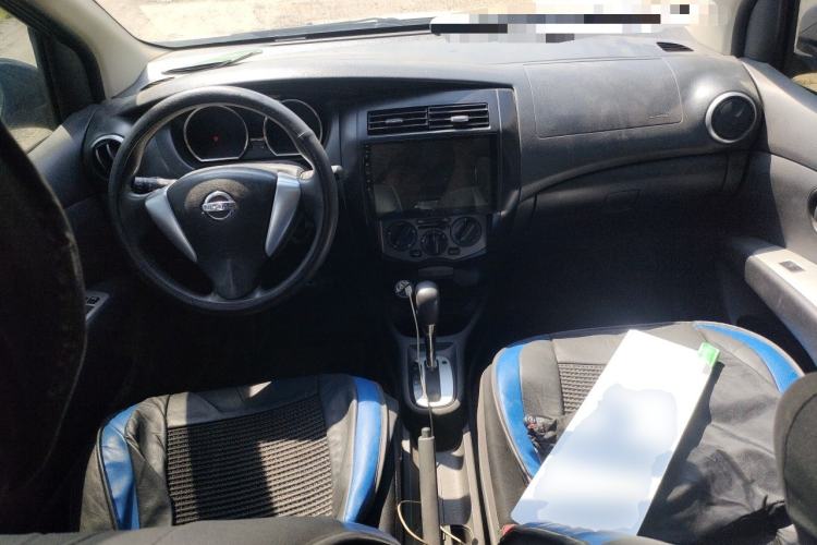 Used Nissan Livina 2013 JINRUI 1.6XV CVT Luxury Edition Center Console
