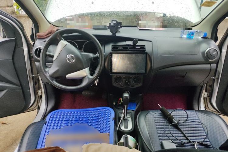 Used Nissan Livina 2013 Jinrui 1.6XL CVT Comfort Edition Center Console