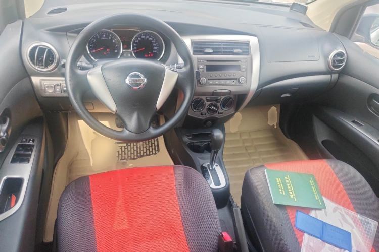 Used Nissan Livina 2013 Jinrui 1.6XL CVT Comfort Edition Center Console