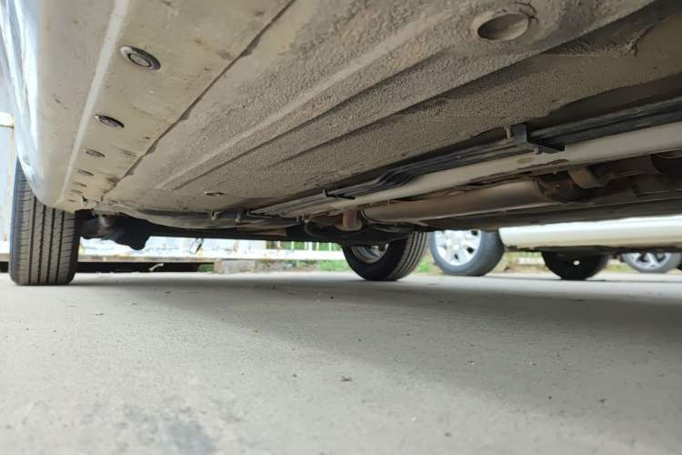 Used Nissan Livina 2013 1.6XE Manual Comfort Edition Chassis Front Right