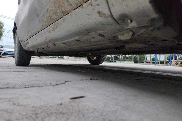 Used Nissan Livina 2013 1.6XE Manual Comfort Edition Chassis Front Right