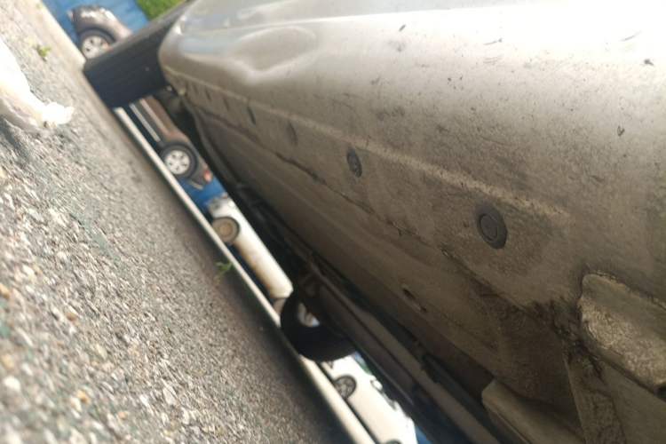Used Nissan Livina 2013 1.6XE Manual Comfort Edition Chassis Front Right
