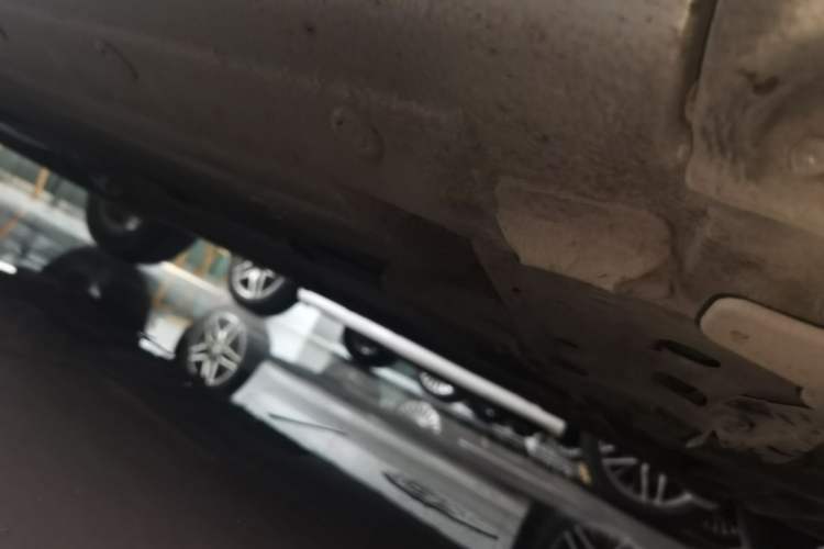 Used Nissan Livina 2013 1.6XE Manual Comfort Edition Chassis Front Right