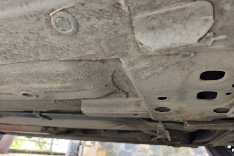 Used Nissan Livina 2013 1.6XE Manual Comfort Edition Chassis Front Right
