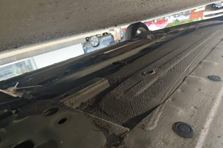 Used Nissan Livina 2013 1.6XL Manual Luxury Edition Chassis Front Right