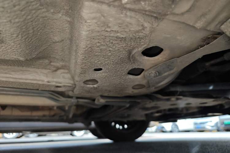 Used Nissan Livina 2013 1.6XE Manual Comfort Edition Chassis Front Right
