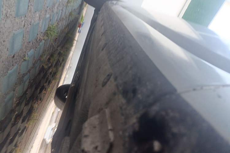 Used Nissan Livina 2013 1.6XE Manual Comfort Edition Chassis Front Right
