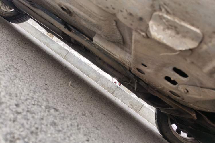 Used Nissan Livina 2013 1.6XE Manual Comfort Edition Chassis Front Right
