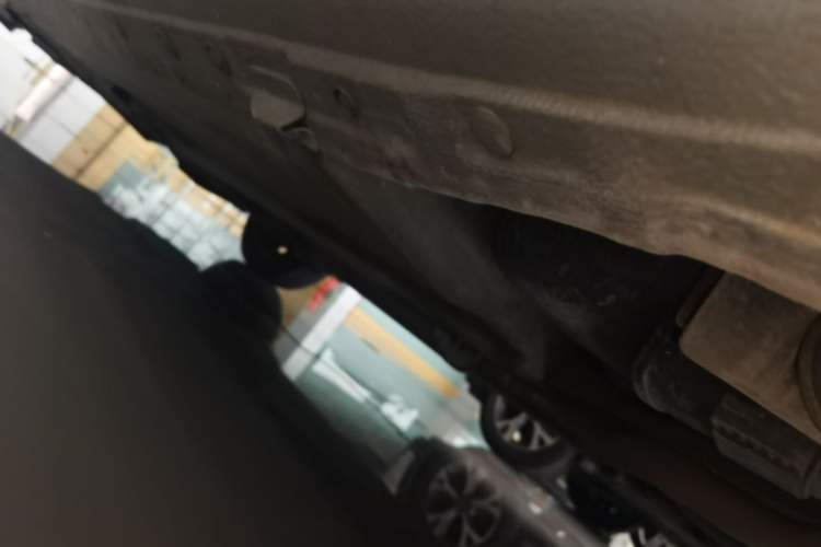 Used Nissan Livina 2013 1.6XE Manual Comfort Edition Chassis Rear Left