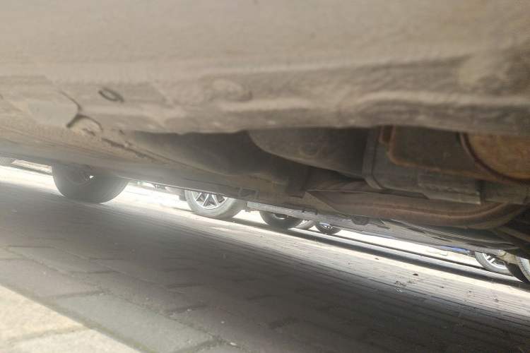 Used Nissan Livina 2013 1.6XE Manual Comfort Edition Chassis Rear Left