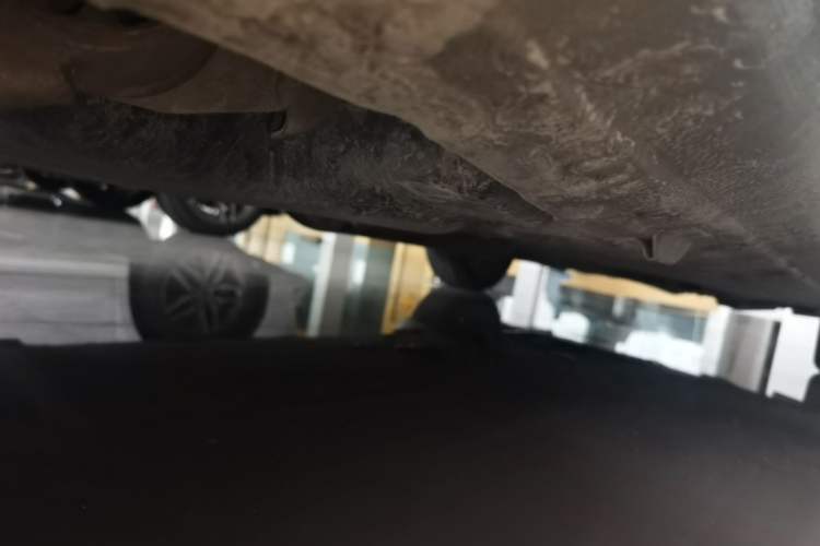 Used Nissan Livina 2013 1.6XE Manual Comfort Edition Chassis Rear Right
