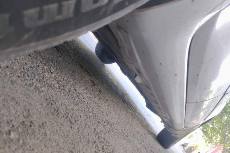 Used Nissan Livina 2013 1.6XE Manual Comfort Edition Chassis Rear Right