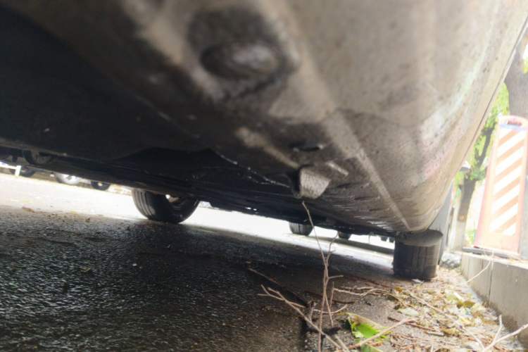 Used Nissan Livina 2013 1.6XL Manual Luxury Edition Chassis Rear Right