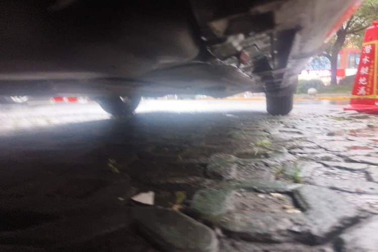 Used Nissan Livina 2013 Jingrui 1.6XL Manual Comfort Edition Chassis Rear Right