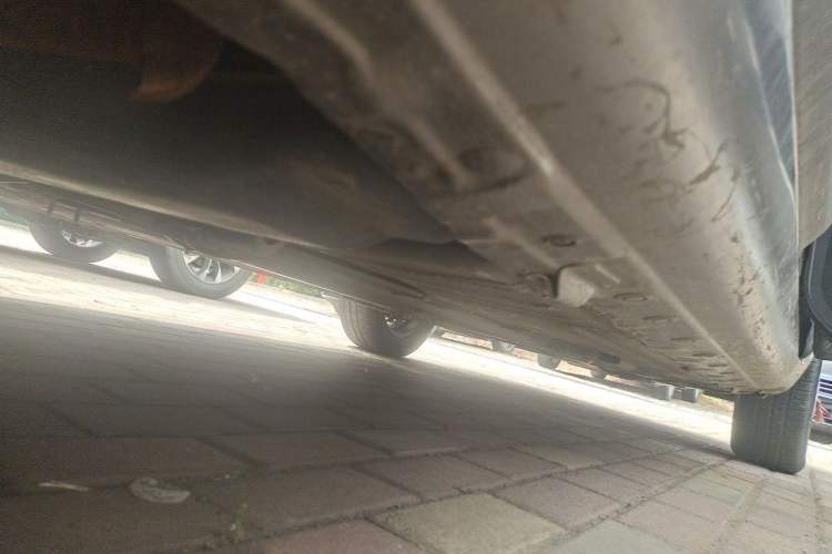 Used Nissan Livina 2013 1.6XE Manual Comfort Edition Chassis Rear Right