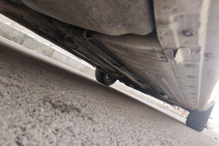 Used Nissan Livina 2013 1.6XE Manual Comfort Edition Chassis Rear Right