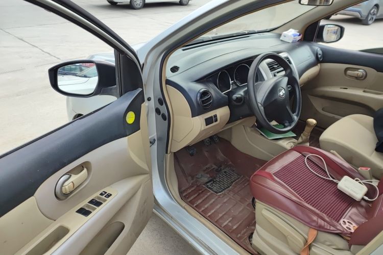 Used Nissan Livina 2013 1.6XE Manual Comfort Edition Driver Seat