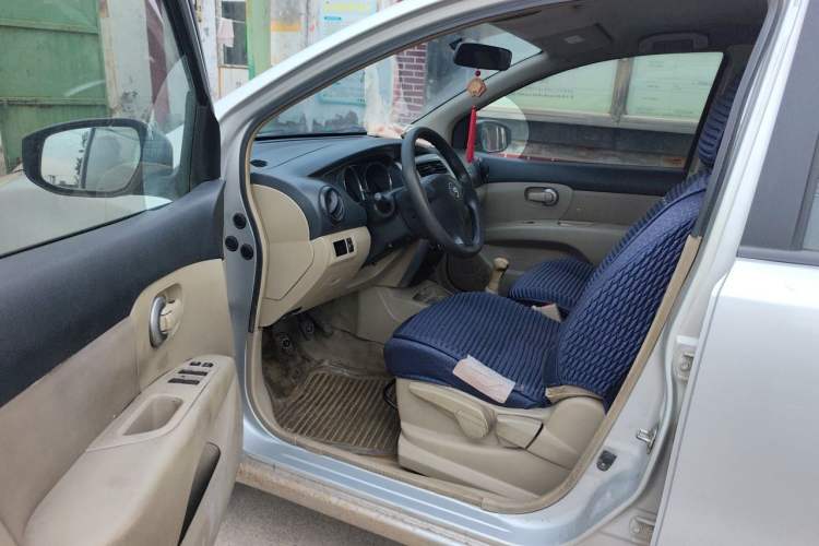 Used Nissan Livina 2013 1.6XE Manual Comfort Edition Driver Seat