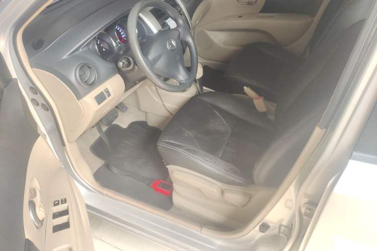 Used Nissan Livina 2013 1.6XE CVT Comfort Edition Driver Seat
