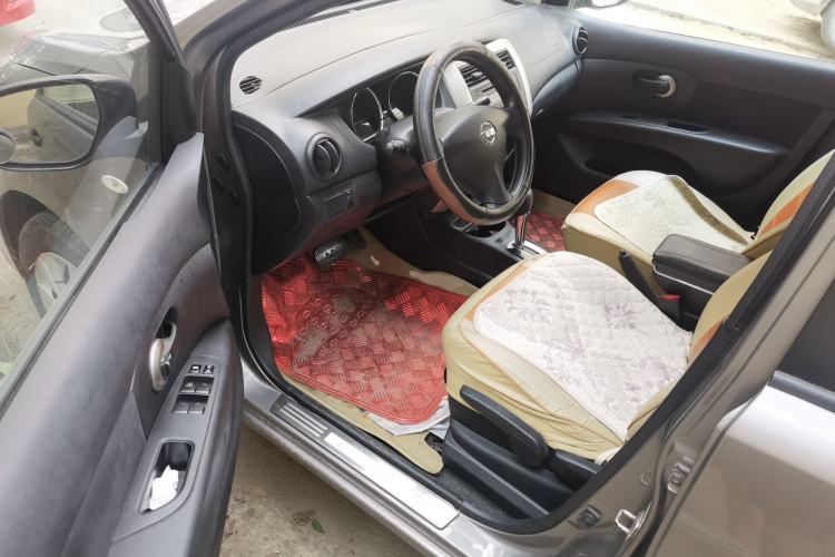 Used Nissan Livina 2013 1.6XE CVT Comfort Edition Driver Seat