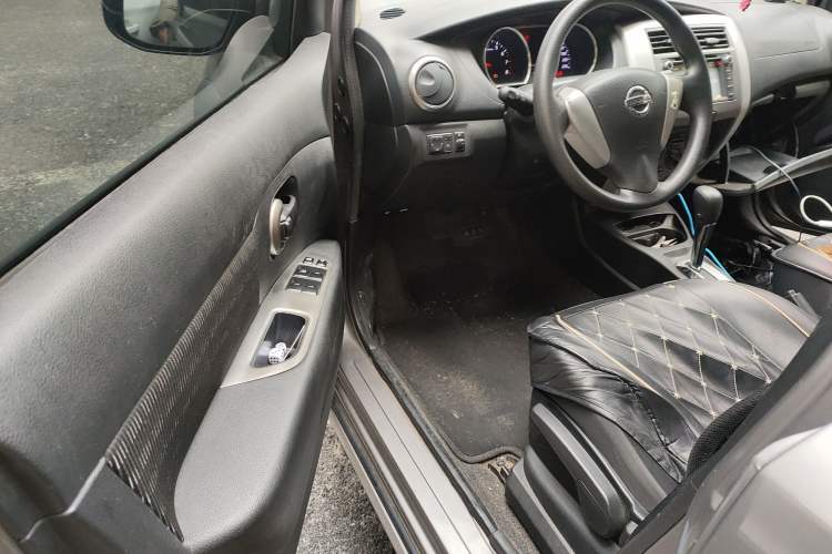 Used Nissan Livina 2013 JINRUI 1.6XV CVT Luxury Edition Driver Seat