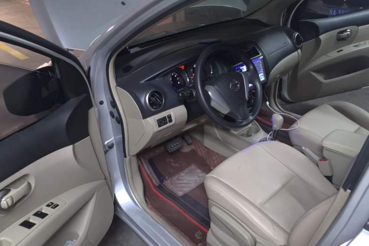 Used Nissan Livina 2013 1.6XL CVT Luxury Edition Driver Seat