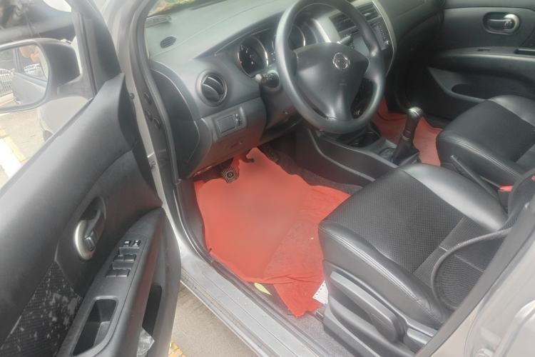 Used Nissan Livina 2013 1.6XE Manual Comfort Edition Driver Seat