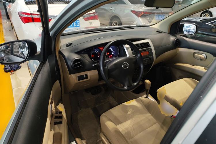 Used Nissan Livina 2013 1.6XE CVT Comfort Edition Driver Seat