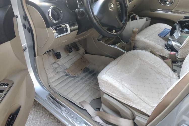 Used Nissan Livina 2013 1.6XE Manual Comfort Edition Driver Seat