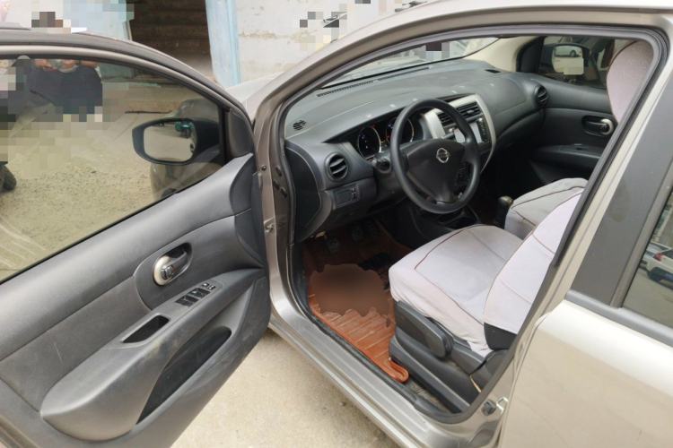 Used Nissan Livina 2013 1.6XE Manual Comfort Edition Driver Seat