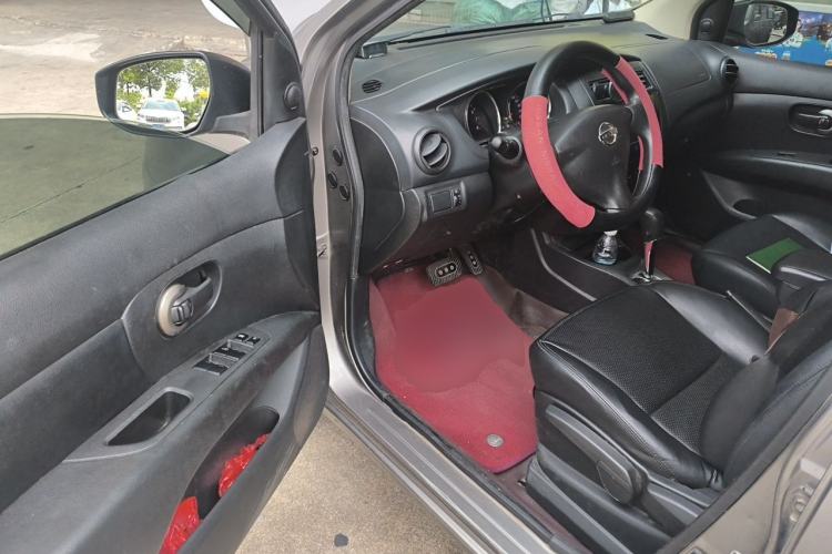 Used Nissan Livina 2013 1.6XE CVT Comfort Edition Driver Seat