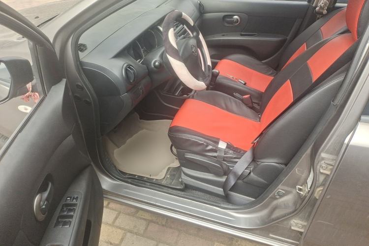 Used Nissan Livina 2013 1.6XE Manual Comfort Edition Driver Seat