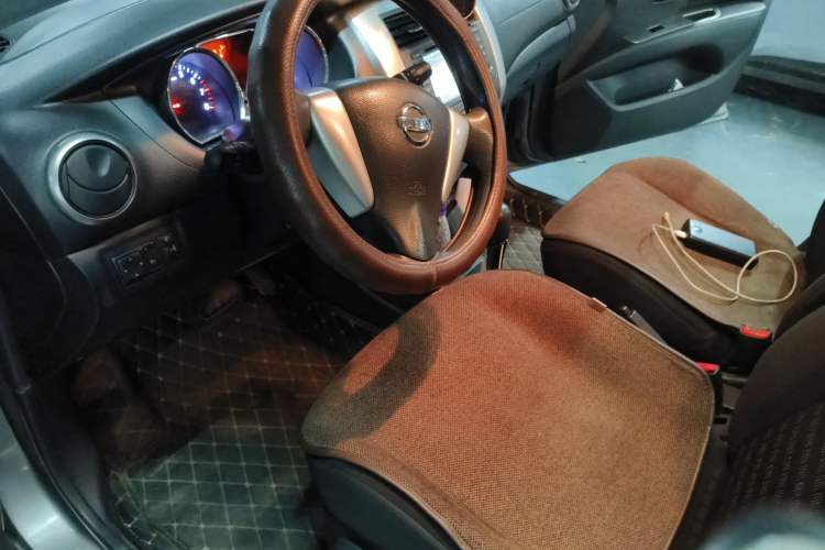 Used Nissan Livina 2013 JINRUI 1.6XV CVT Luxury Edition Driver Seat
