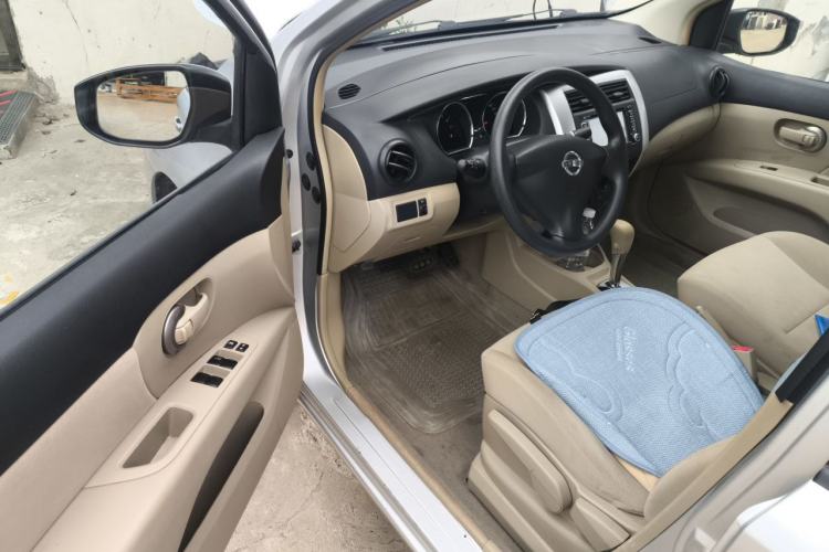 Used Nissan Livina 2013 1.6XE CVT Comfort Edition Driver Seat