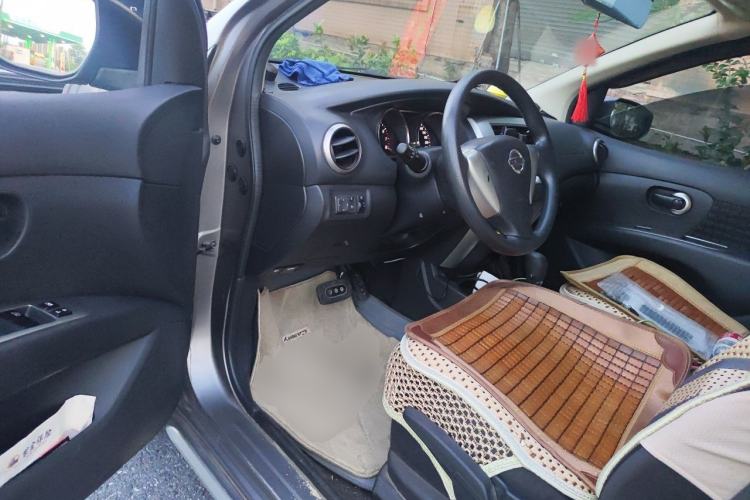 Used Nissan Livina 2013 JINRUI 1.6XV CVT Luxury Edition Driver Seat